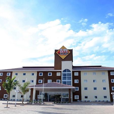 Hotel 10 Dourados Bagian luar foto