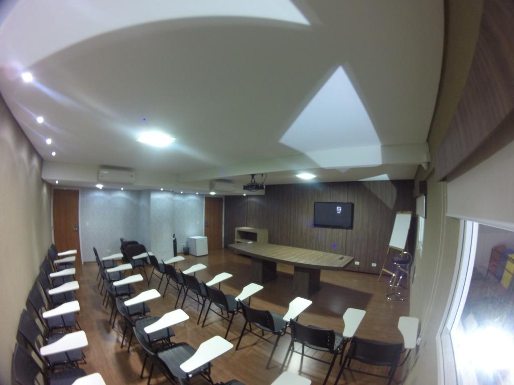 Hotel 10 Dourados Bagian luar foto